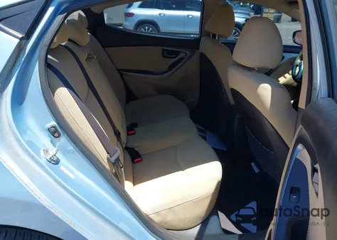 2011 Hyundai Elantra Gls (Ulsan Plant) z USA, uszkodzony, nr VIN KMHDH4AE2BU084339